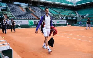 Novak Djokovic seems very relax. Practice Day of Novak © FFT [.source rolandgarros.com]